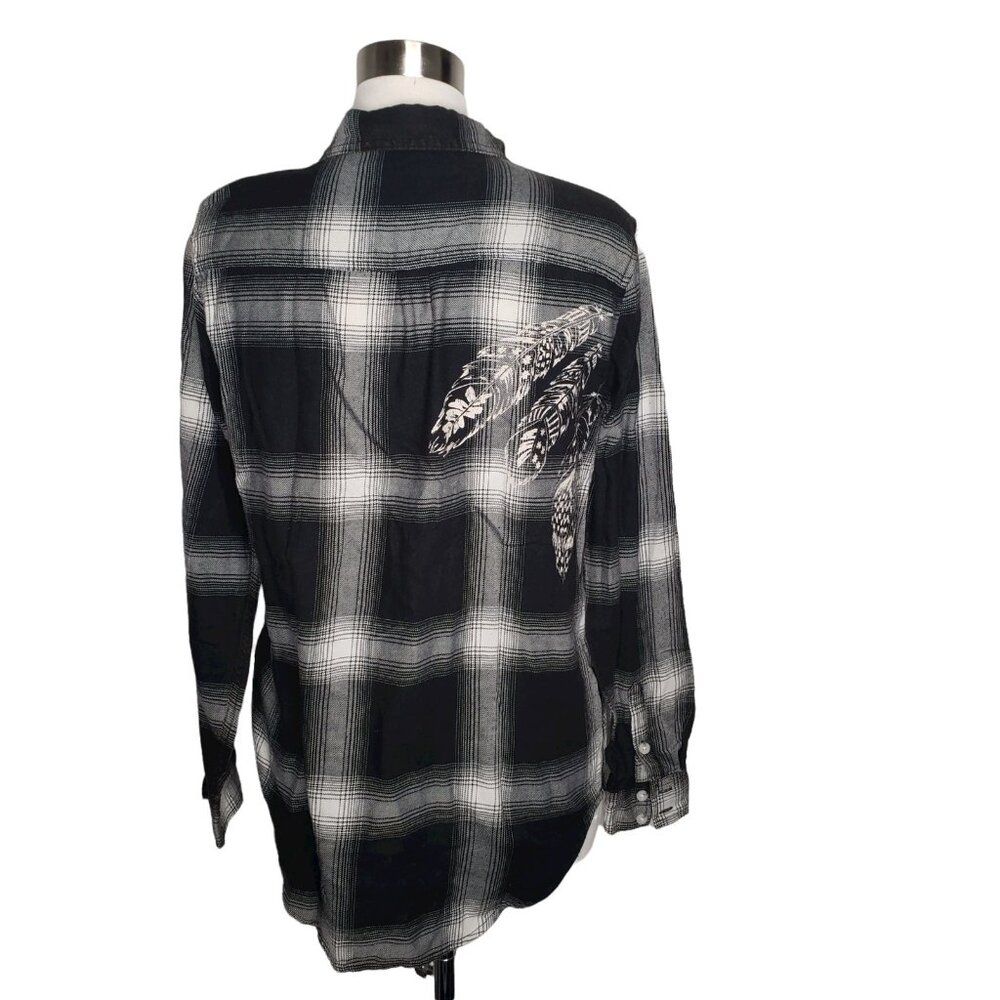 New Mossimo black plaid flannel shirt with feathers printed on the back SZ XS